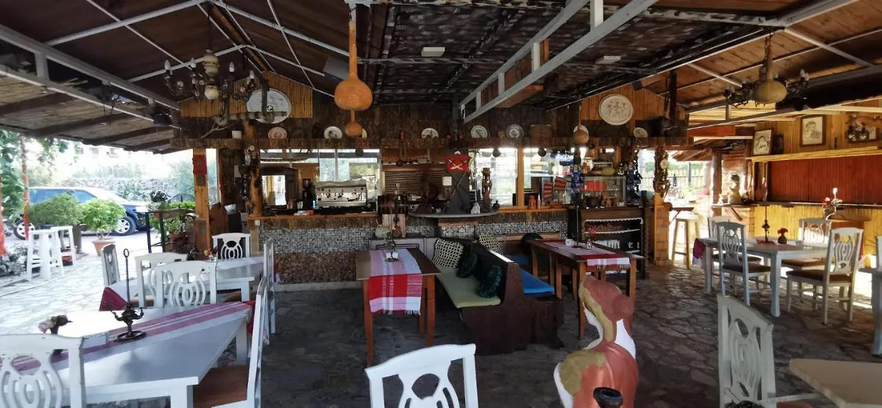 Hotel Keshtjella Syni Zi - Bujtine Shëngjin Albánie